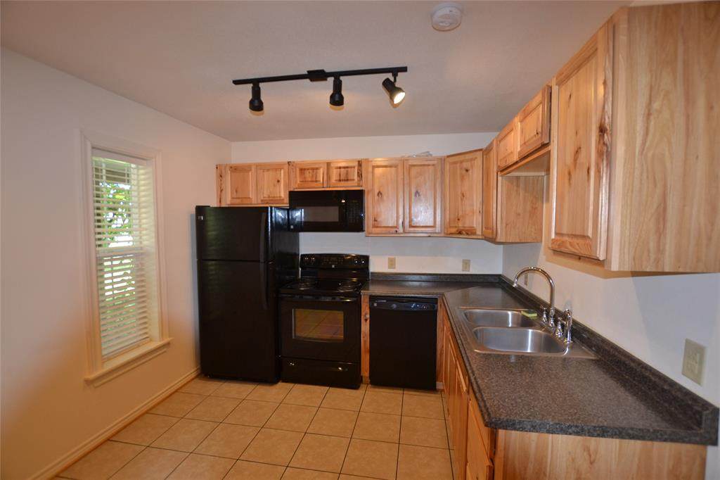 253 Old Groveton Rd - Photo 1