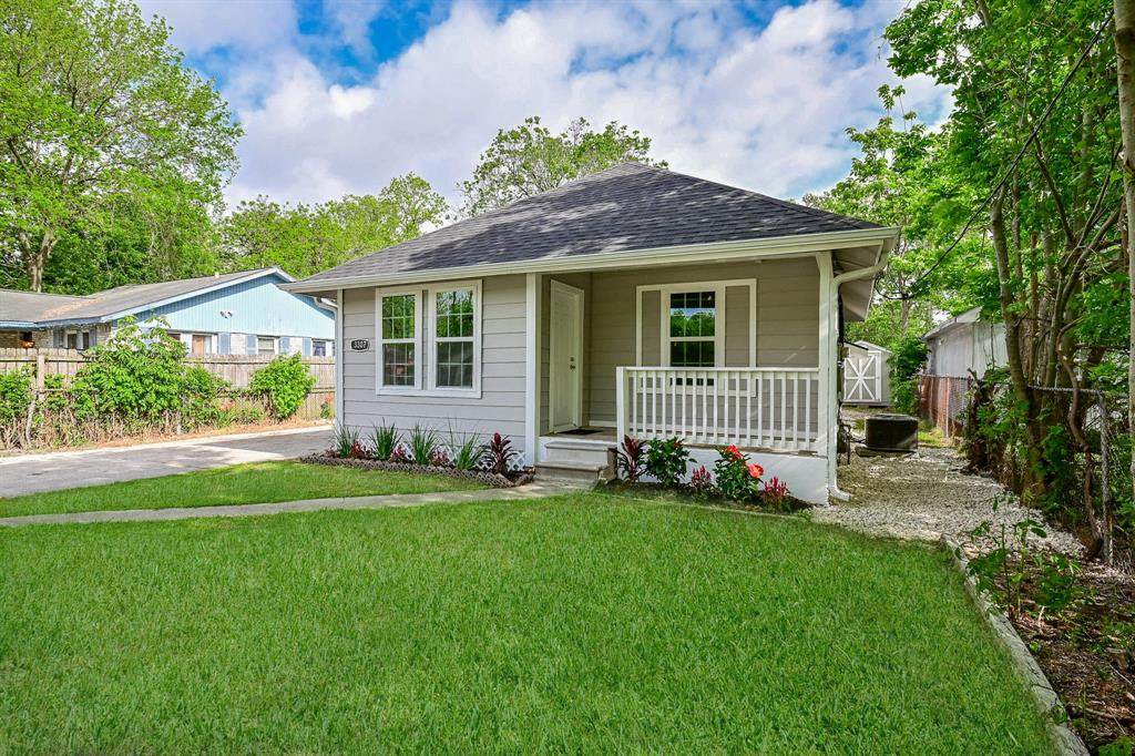 3307 Caplin Street - Photo 1