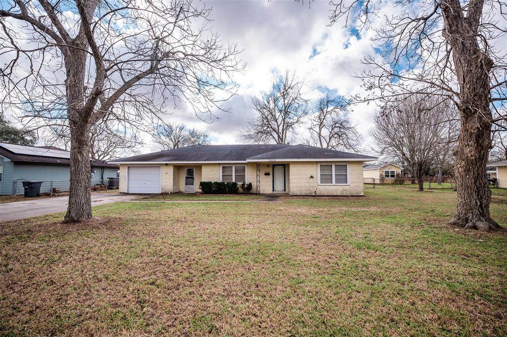 3608 Doris Street - Photo 1