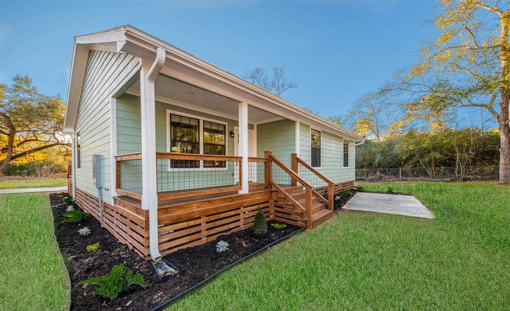 105 Woody Lane - Photo 1