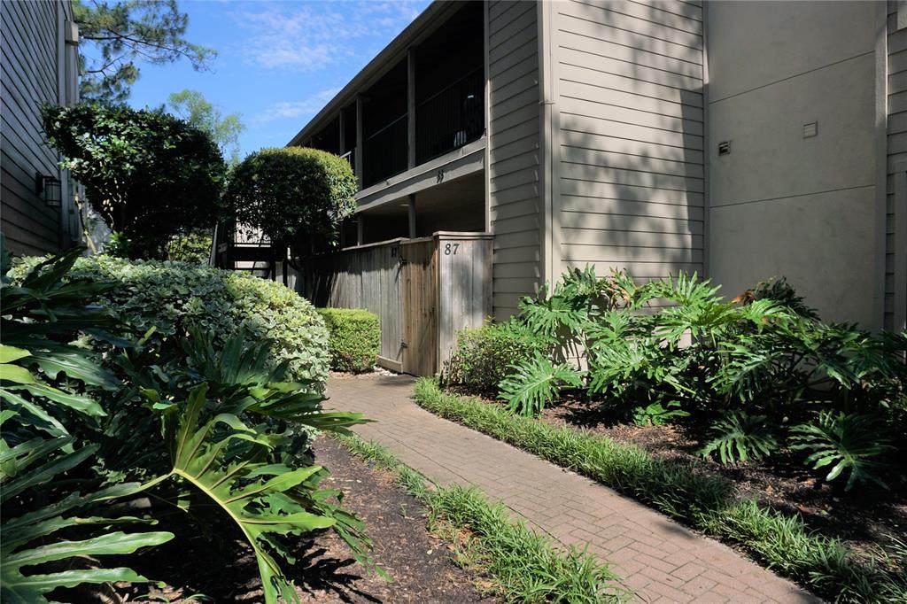 1100 Augusta Drive - Photo 1