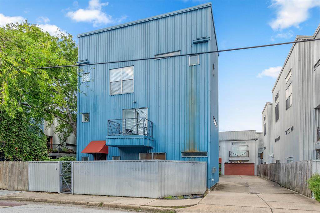 906 Andrews Street - Photo 1
