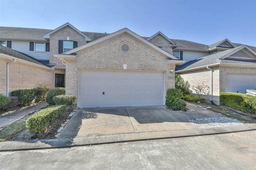 2918 Meadowglen Cove - Photo 1