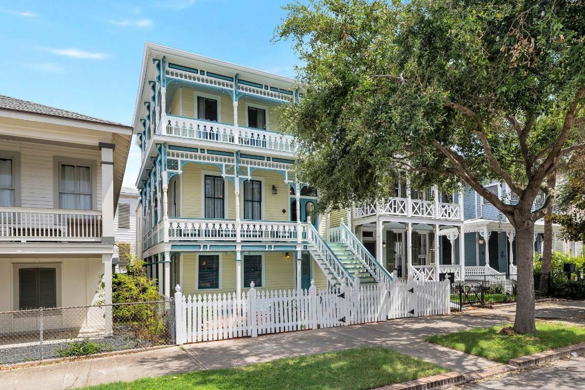 1724 Ball Street - Photo 1