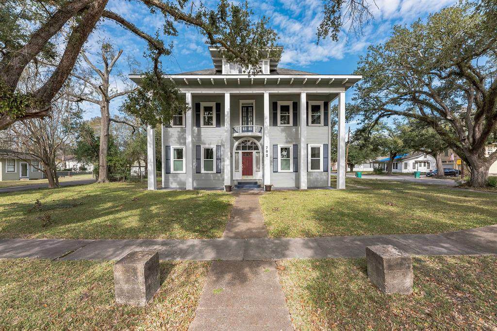 702 Cherry Avenue - Photo 1