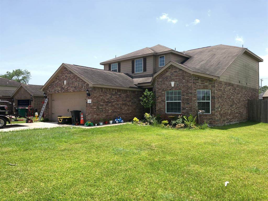 223 Taylor Circle - Photo 1