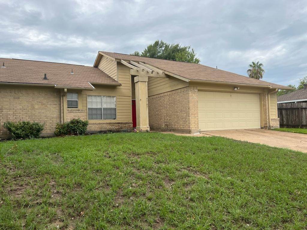 6707 Loch Bruceray Drive - Photo 1