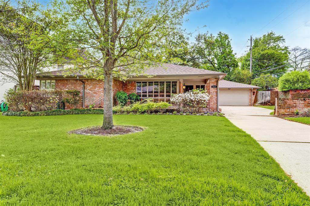4639 Ivanhoe Street - Photo 1