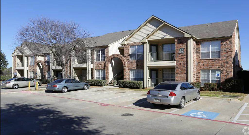 601 Ash Ln - Photo 1