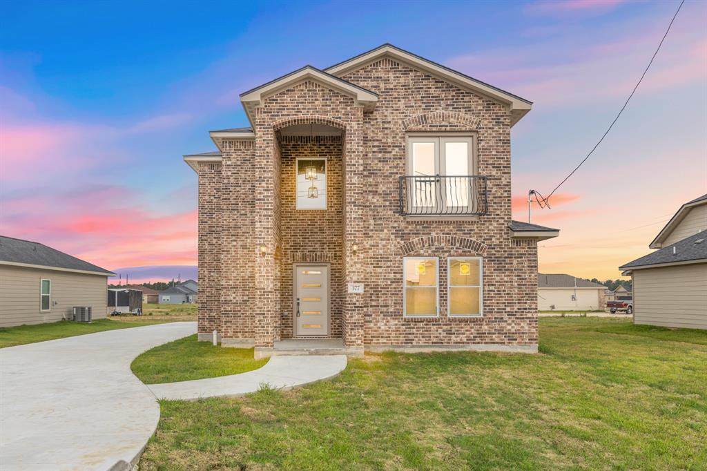 377 Road 5102L - Photo 1