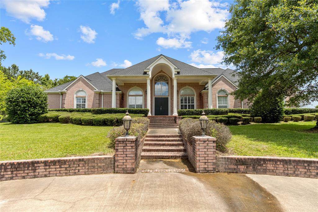 209 Oak Crest Drive - Photo 1