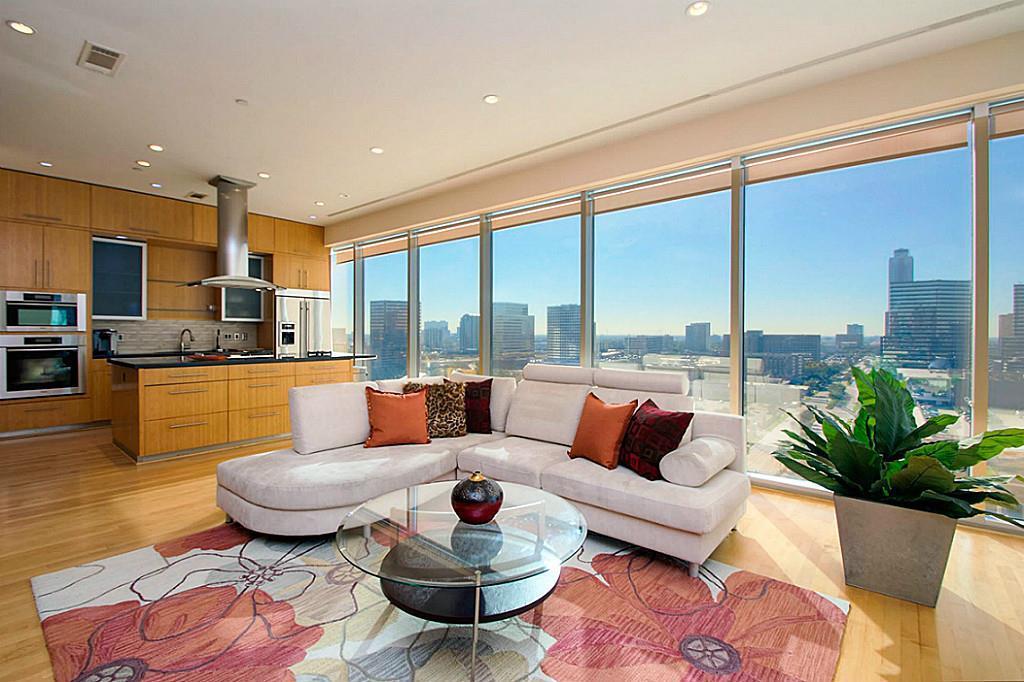 1600 Post Oak Blvd - Photo 1