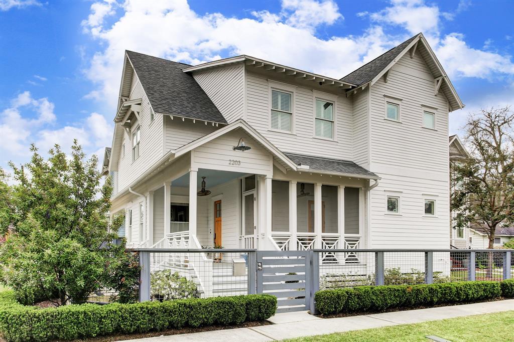 2203 Oxford Street - Photo 1