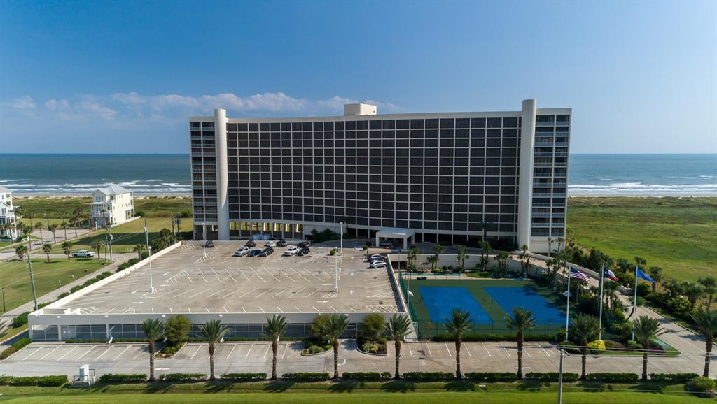 1401 E Beach Dr - Photo 1