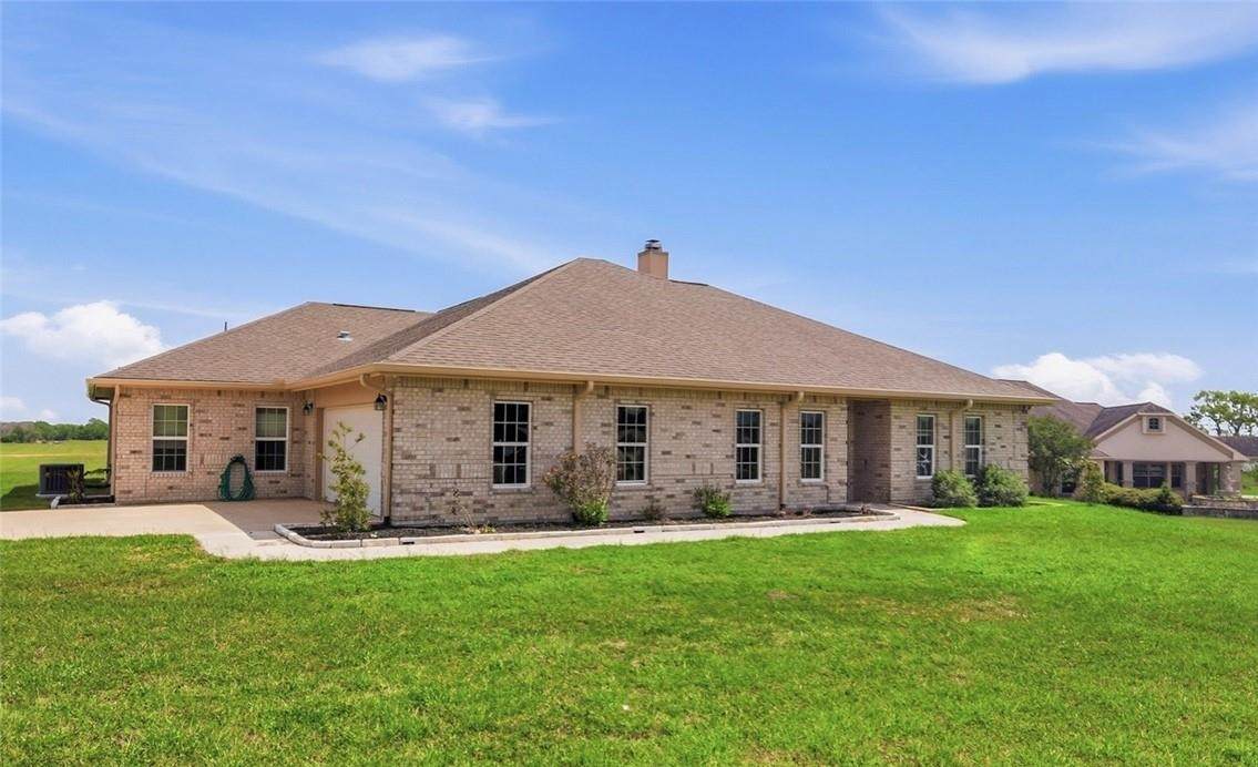 15 Huron Street - Photo 1