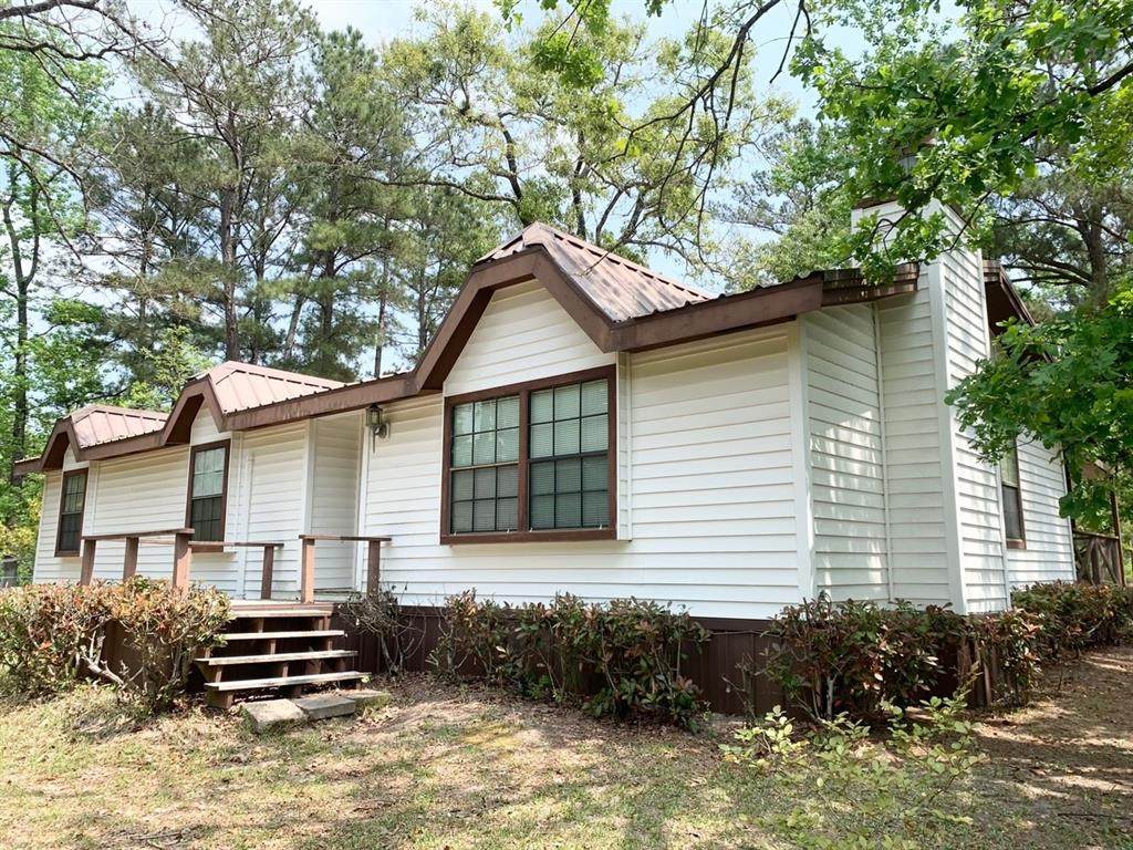 136 Kings Way - Photo 1