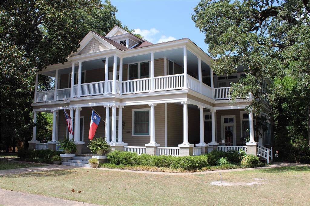 712 Lamar Avenue - Photo 1
