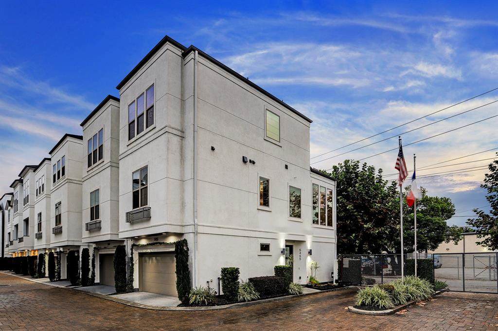 5455 Larkin Street - Photo 1