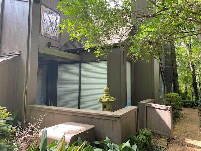 240 Litchfield Lane - Photo 1