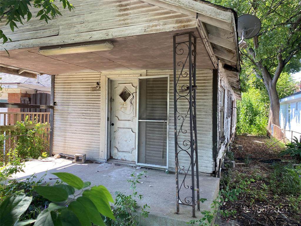 7816 Avenue F - Photo 1