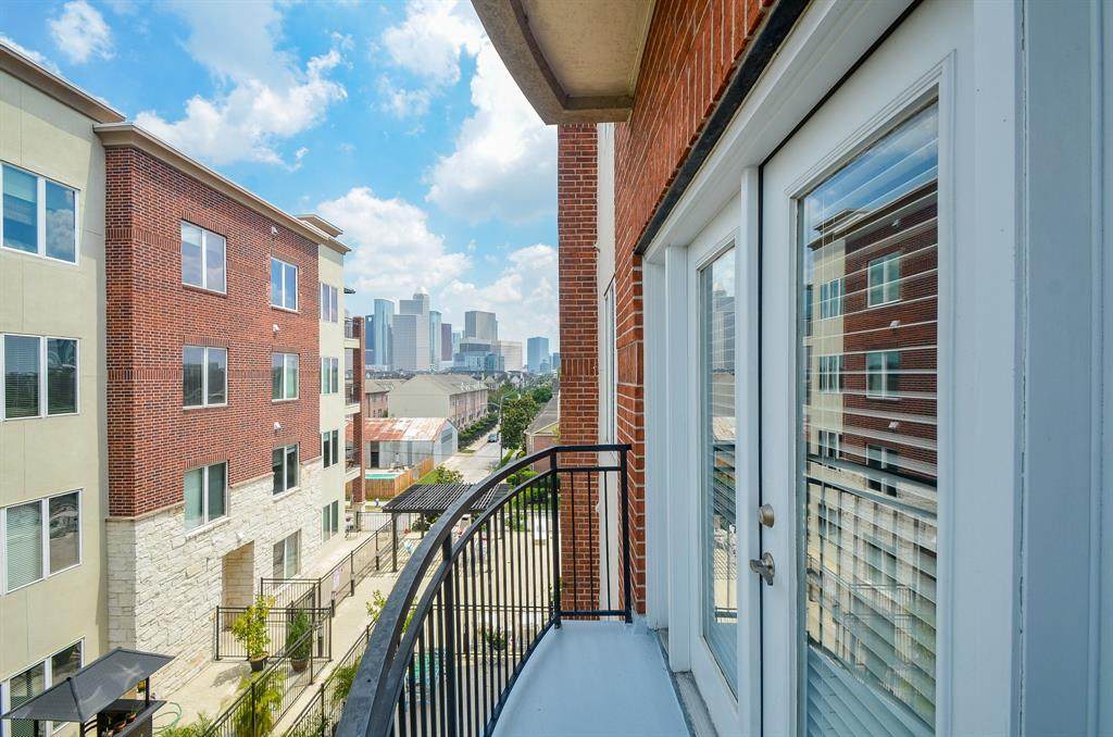 100 Willard Street - Photo 1