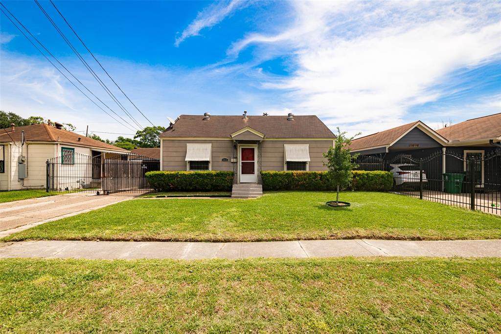1618 Tabor Street - Photo 1