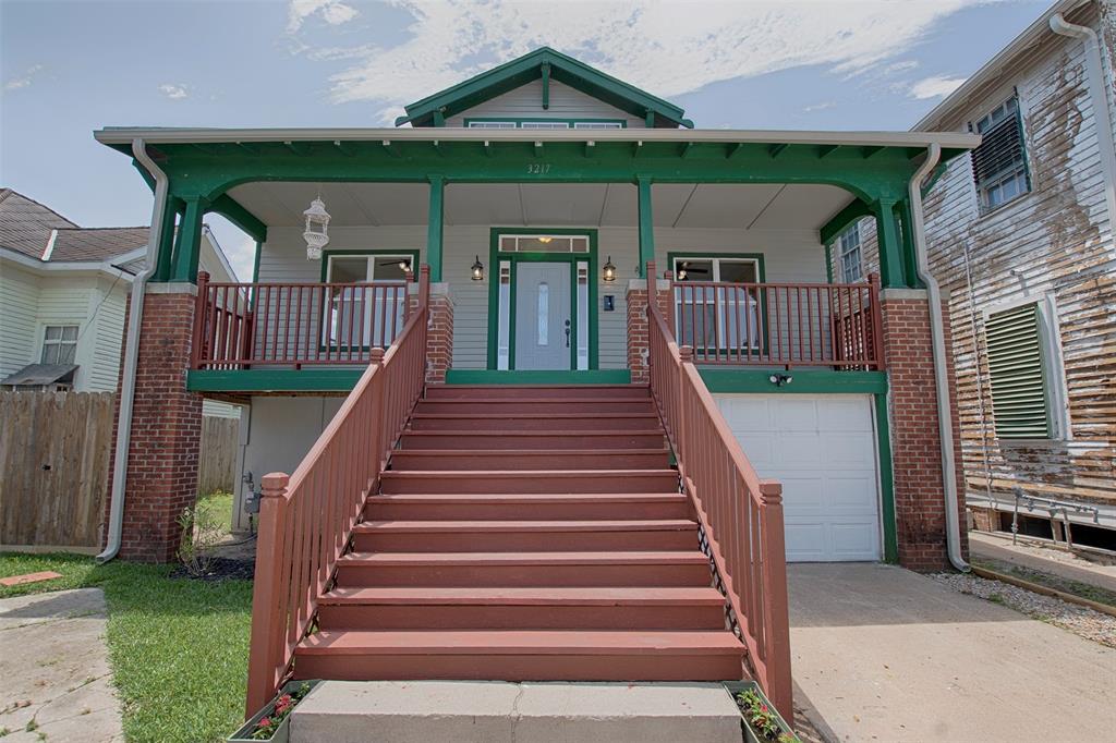 3217 Avenue M - Photo 1