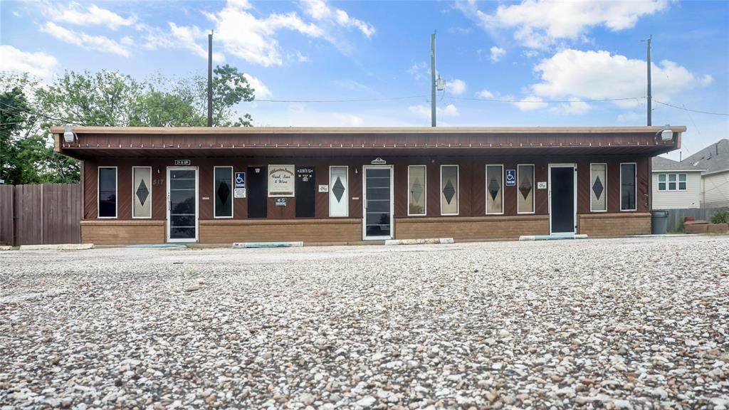 517 Broadway Street - Photo 1