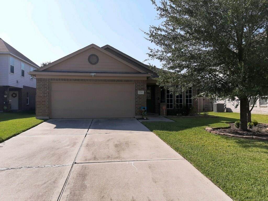 1714 Sun Point Court - Photo 1
