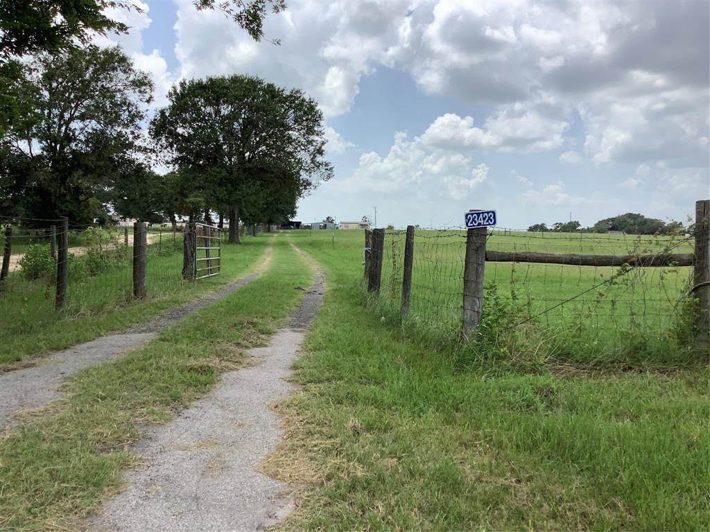 23423 Fm 1098 - Photo 1