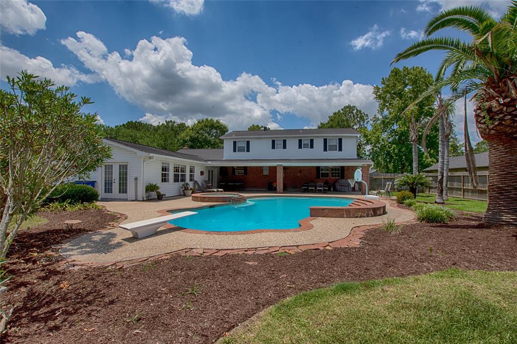 1109 Pine Hollow Drive - Photo 1