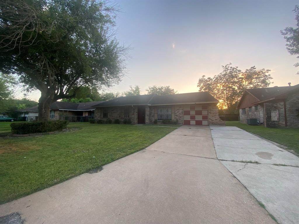8823 Rutherford Lane - Photo 1