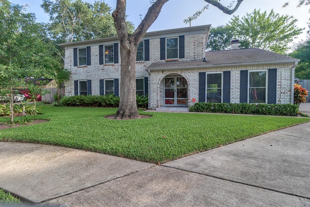 619 Sun Court - Photo 1