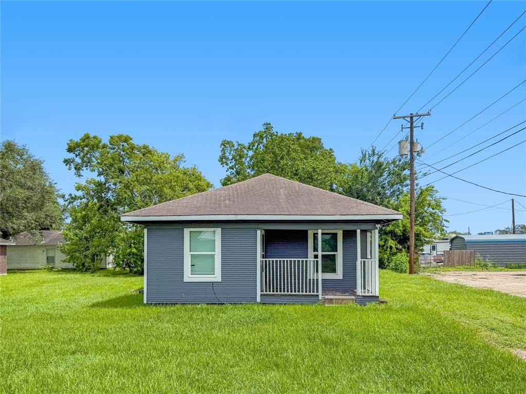 1609 Rugeley Street - Photo 1