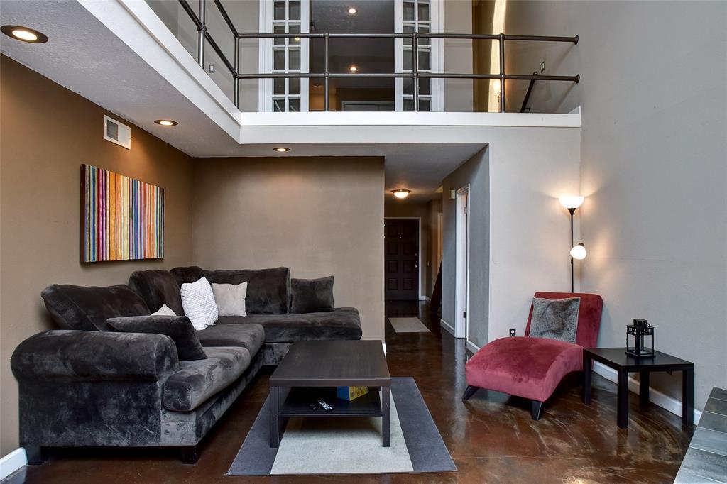800 Country Place Drive - Photo 1