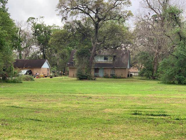 2319 Oakwood Drive - Photo 1