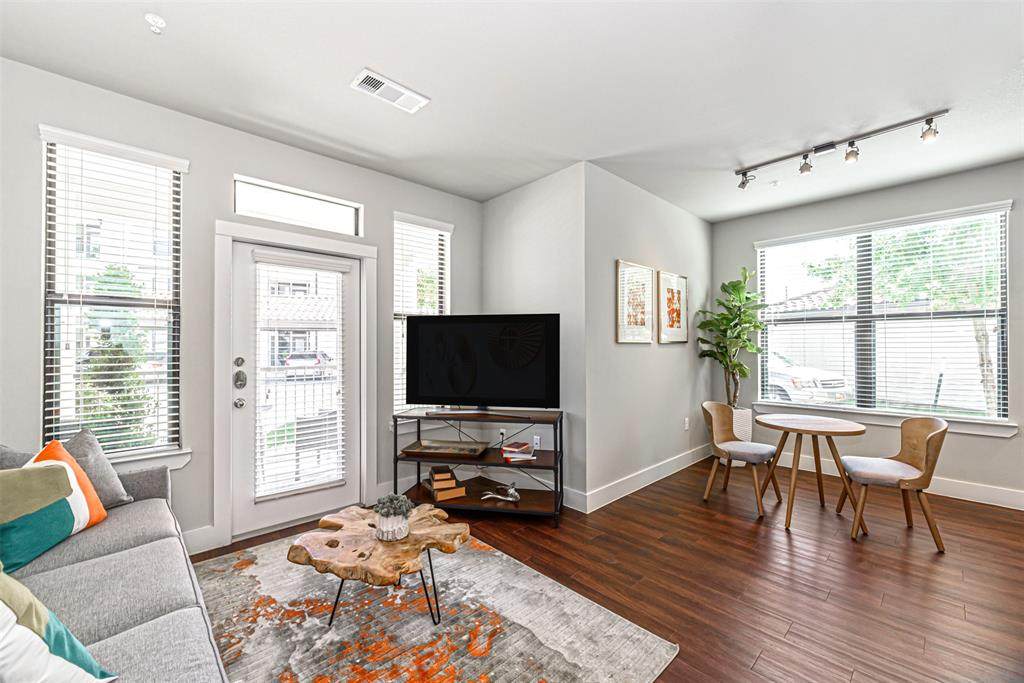 4711 Lj Parkway - Photo 1