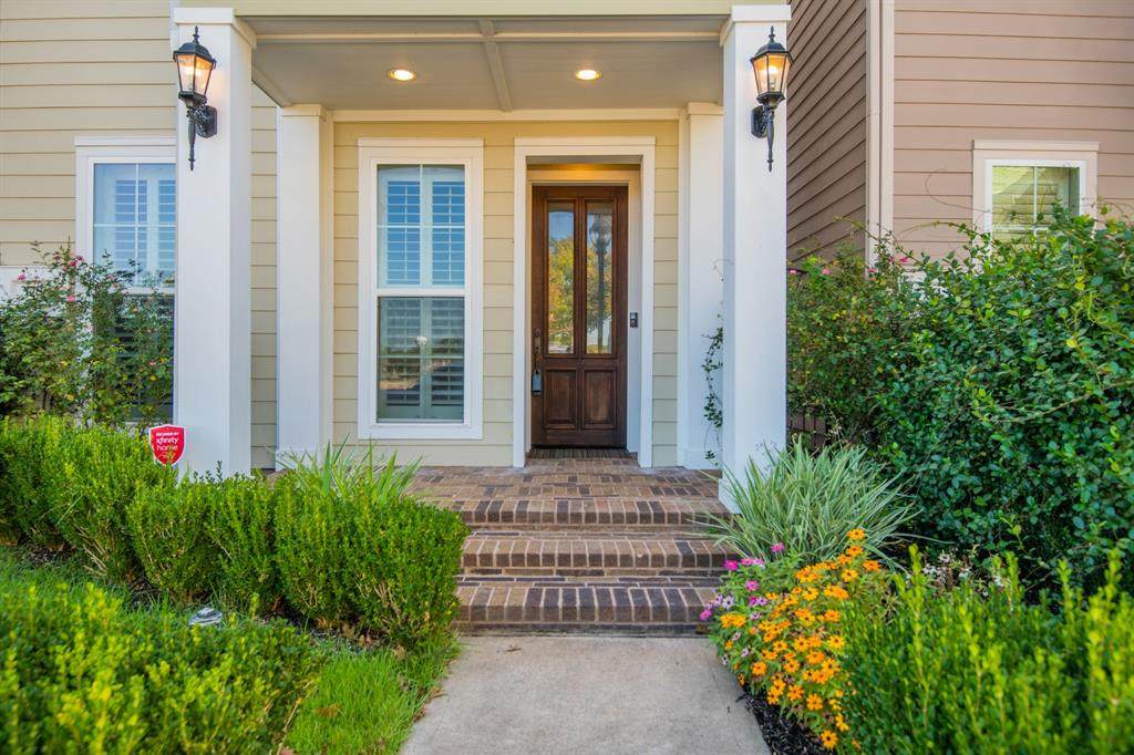 178 Breezy Way - Photo 1