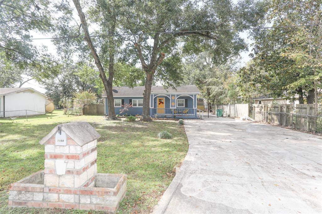 1108 9th Street - Photo 1