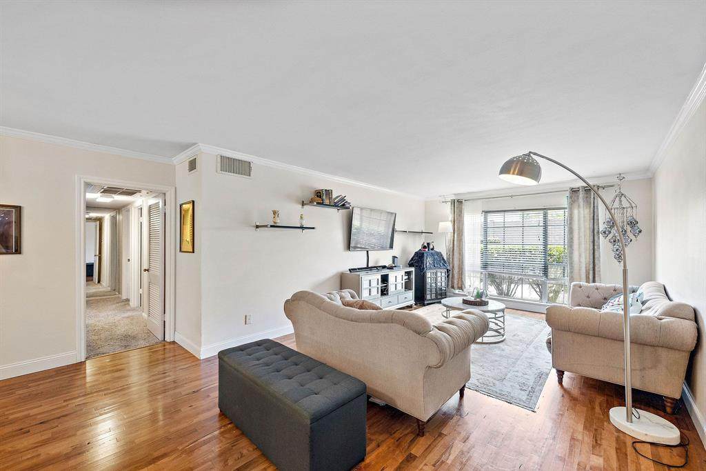 2600 Bellefontaine Street - Photo 1