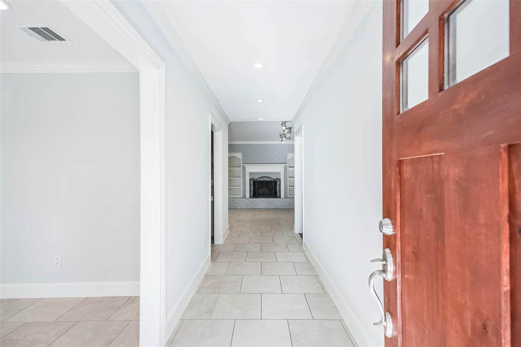 11126 Cedarhurst Drive - Photo 1