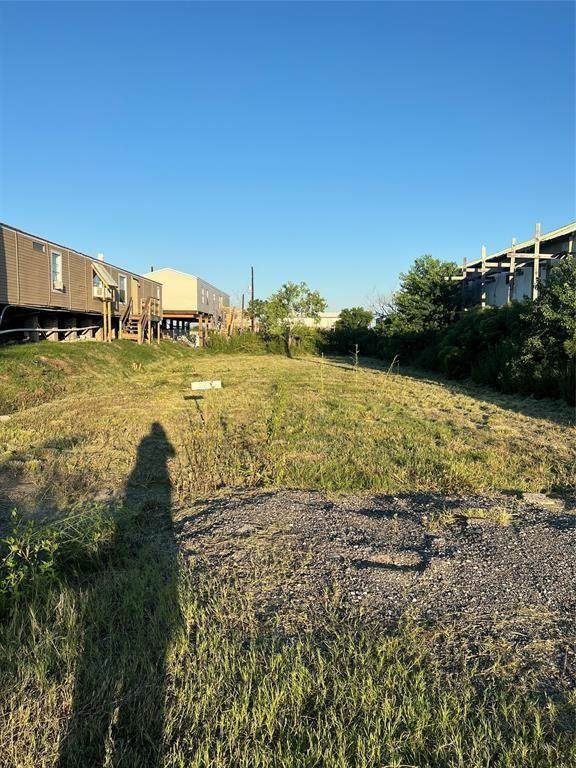 626 15th - Photo 1