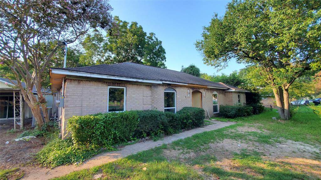 2410 5th Street - Photo 1
