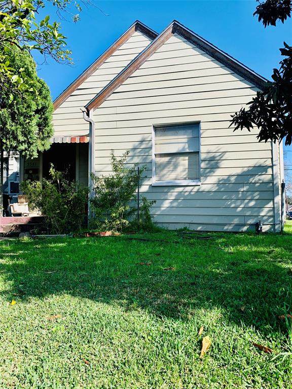 5541 Lawson Street - Photo 1