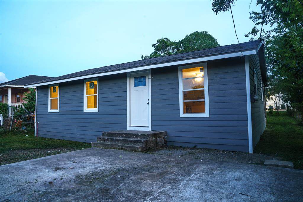 817 Lewis Street - Photo 1