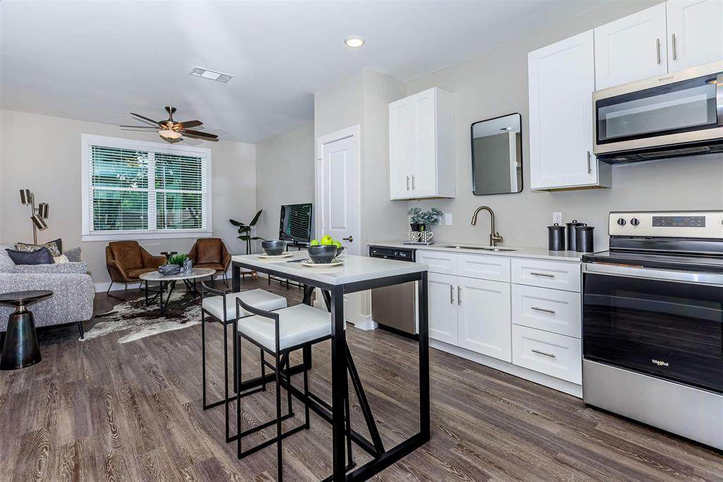 1620 N Oak Tree - Photo 1