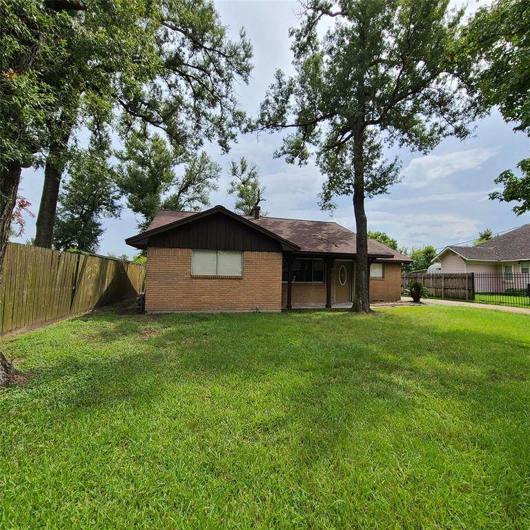 11214 Gloria Drive - Photo 1