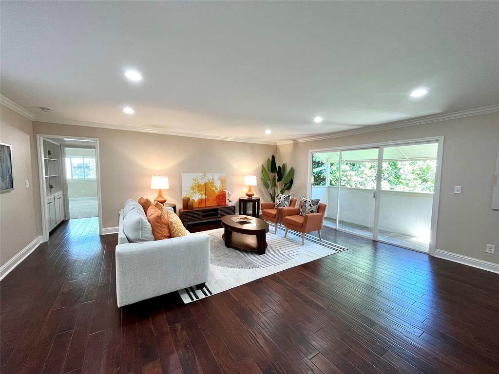 605 Ripple Creek Drive - Photo 1
