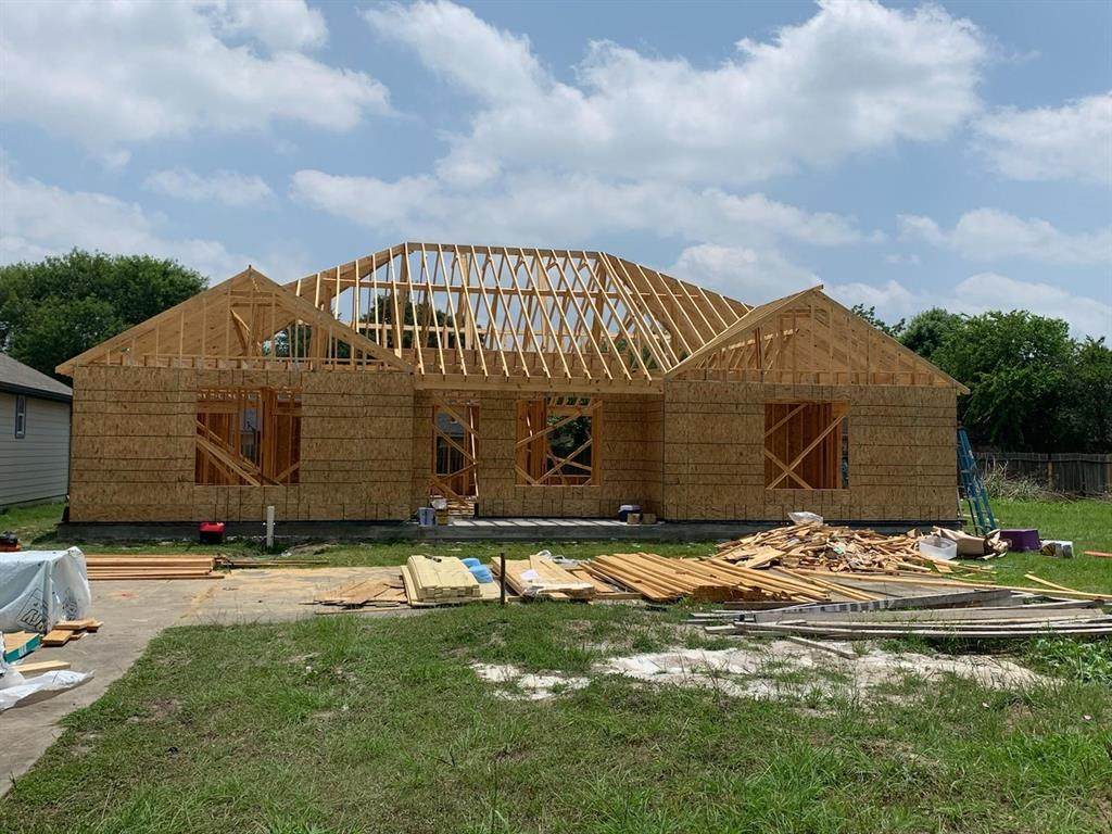 409 Hemingway Trace Lane - Photo 1