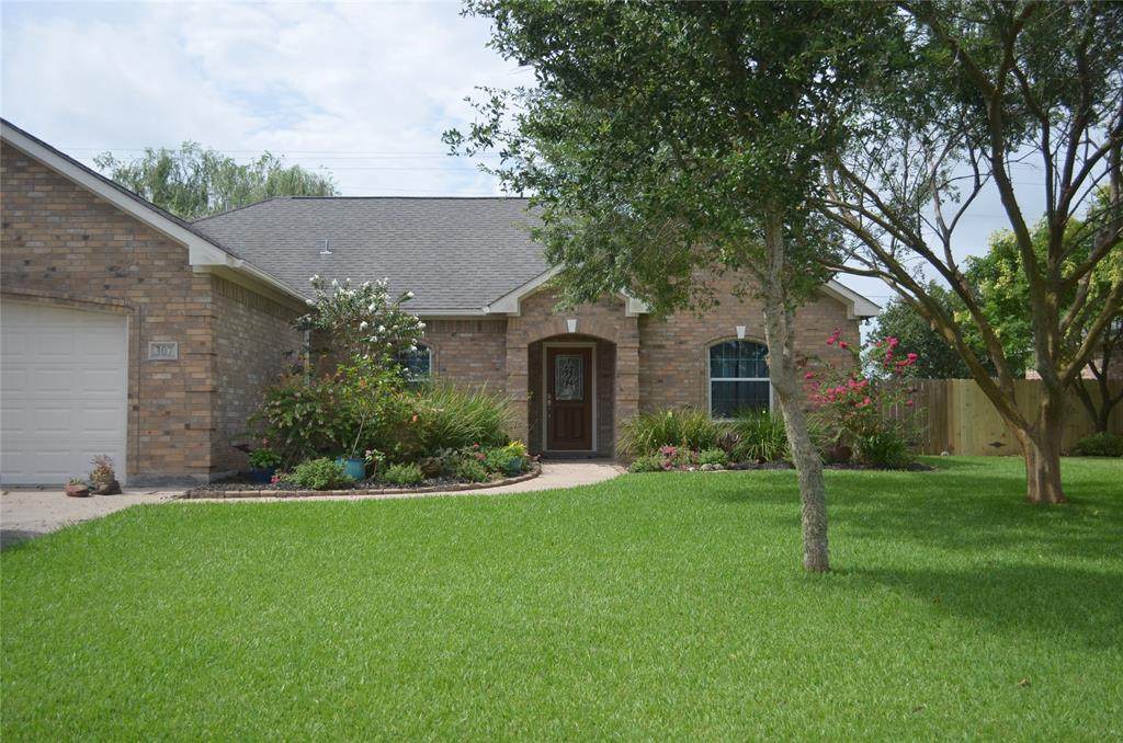 307 Sam Houston Drive Drive - Photo 1